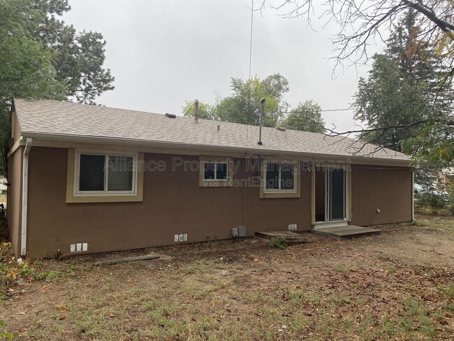 Building Photo - 1509 Evergreen Dr