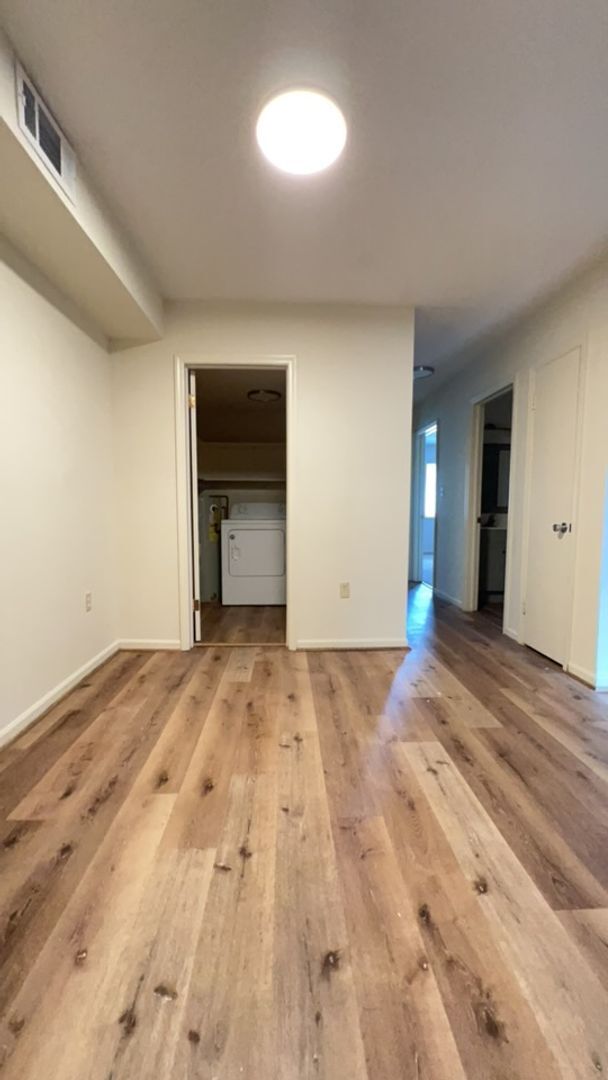 Building Photo - Oak Grove Village Apartments- Close to Lew...