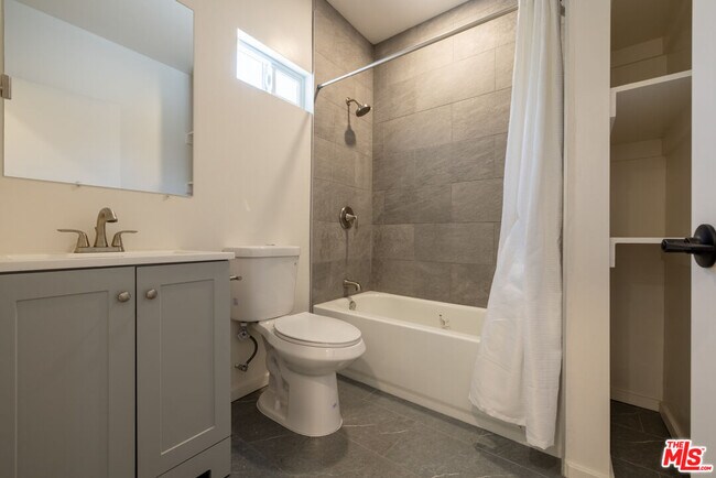 Building Photo - 5418 1/2 Smiley Dr