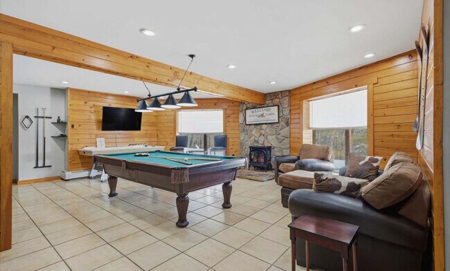 Building Photo - 241 Campbell Rd