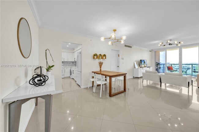 Building Photo - 2501 S Ocean Dr
