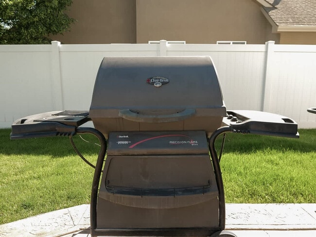 Building Photo - 151 Cub St W