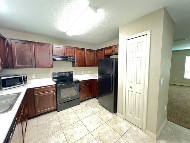 Building Photo - 2427 SW 168th Loop