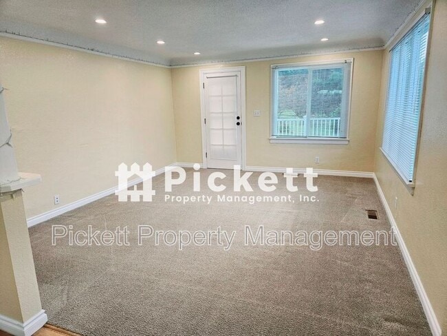 Building Photo - 9062 Tracyton Blvd NW