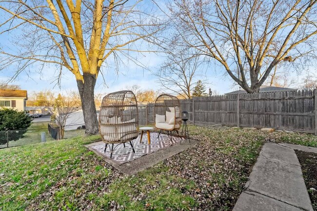 Building Photo - 149 Galewood Dr
