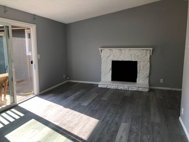 Building Photo - 2-Bedroom 1-Bathroom Duplex in Veneta