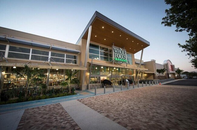 Building Photo - 1690 NE 25th Ave