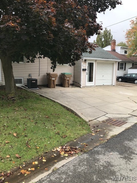 Building Photo - 17 Starcrest Dr