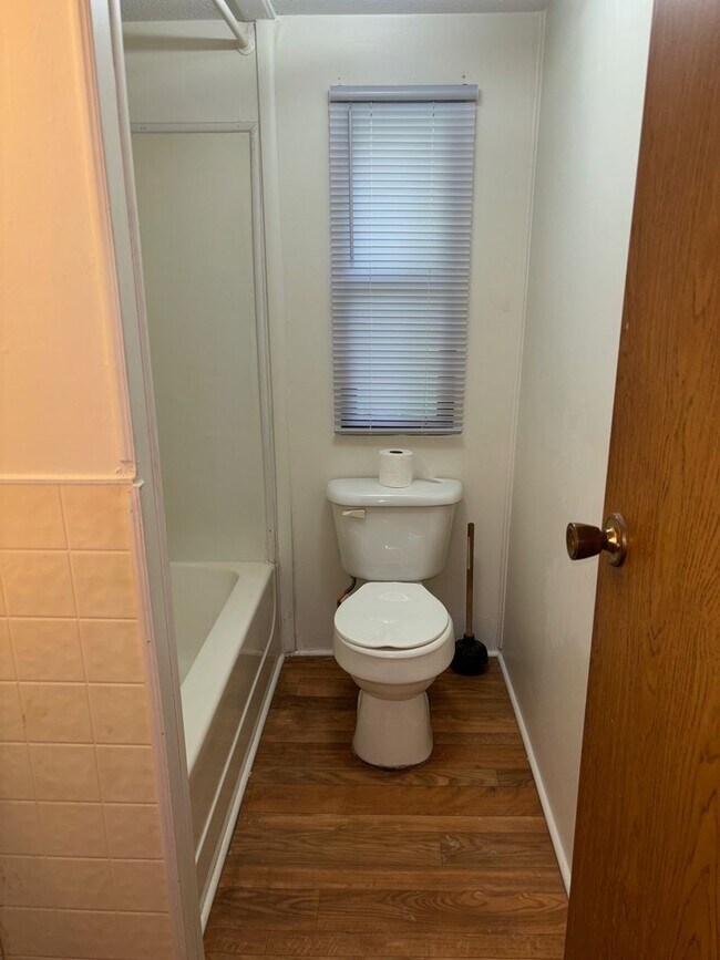 Building Photo - 3 BED, 2 BATH HOME ON PISGAH COVERED BRIDG...