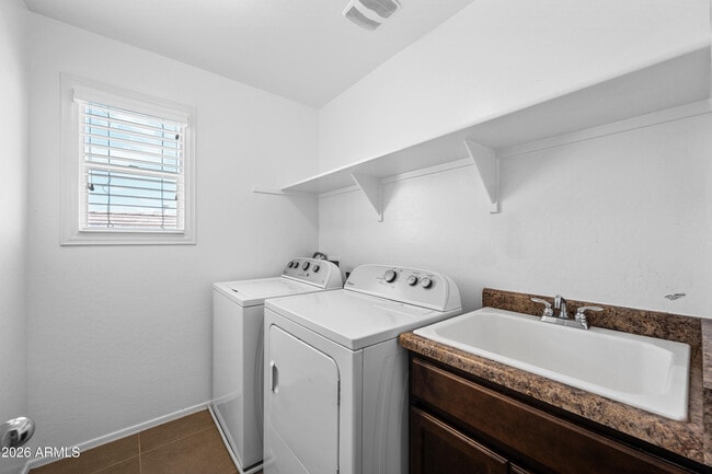 Building Photo - 12120 W Tether Trl