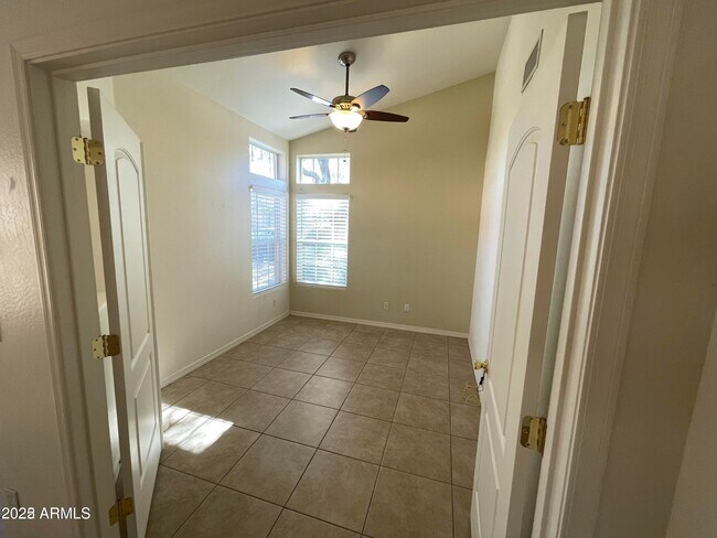 Building Photo - 4034 E Chaparosa Way