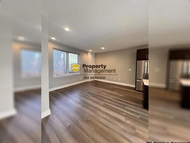 Building Photo - Downtown Indy Townhome!