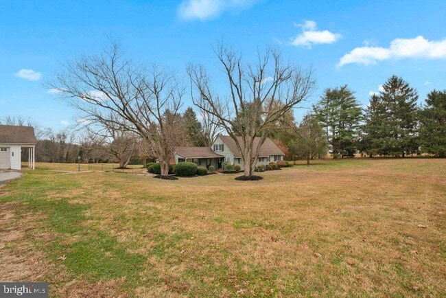 Building Photo - 3839 Blenheim Rd