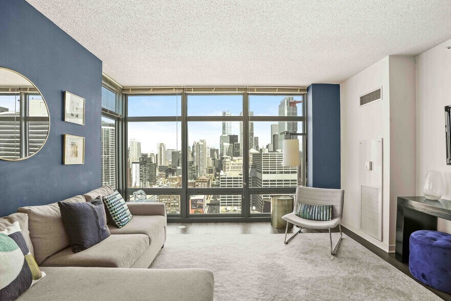 Building Photo - 559 W Kinzie St