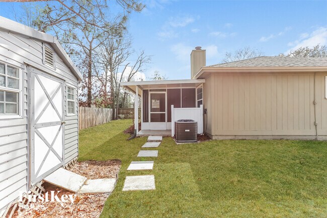 Building Photo - 8047 Queensferry Ln
