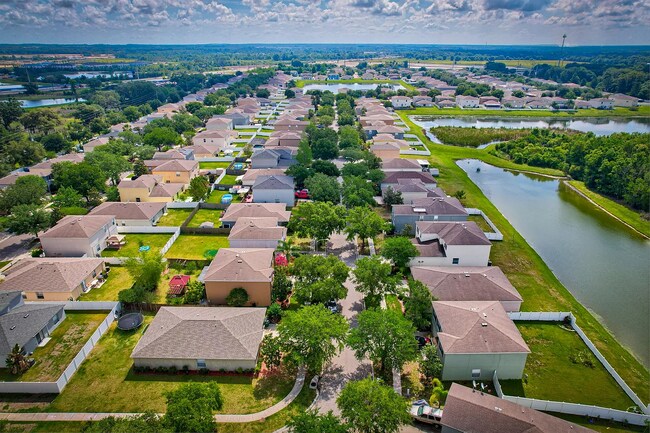 Building Photo - Sonnet Glen