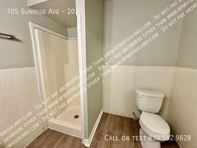 Building Photo - 705 Sunrise Ave