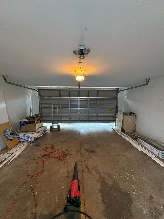 Building Photo - Beautiful 3 Bedroom Home in Groveland, FL!