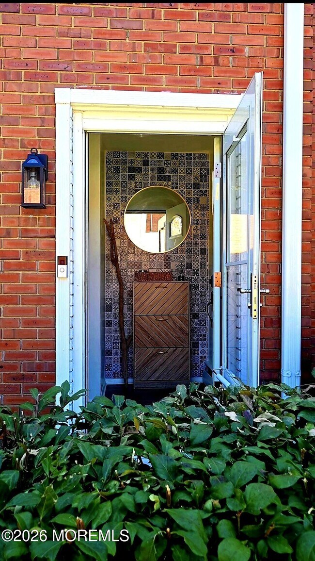 Building Photo - 364 Westwood Ave