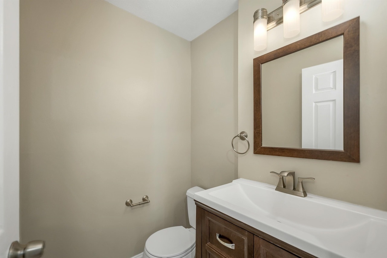 Building Photo - 32 Cadogan Way