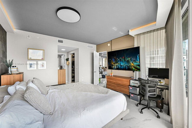 Building Photo - 488 NE 18th St