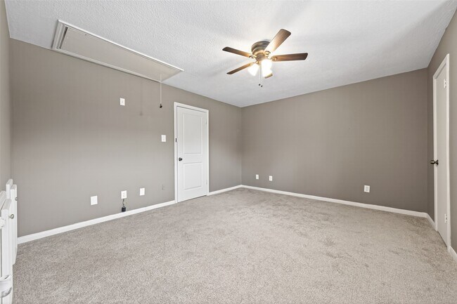 Building Photo - 6700 Richardson Rd