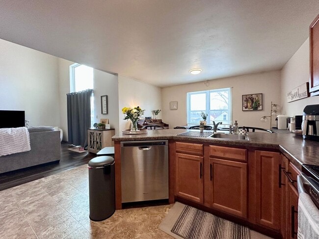 Building Photo - 1170-1172-1172 S Atrium Ct