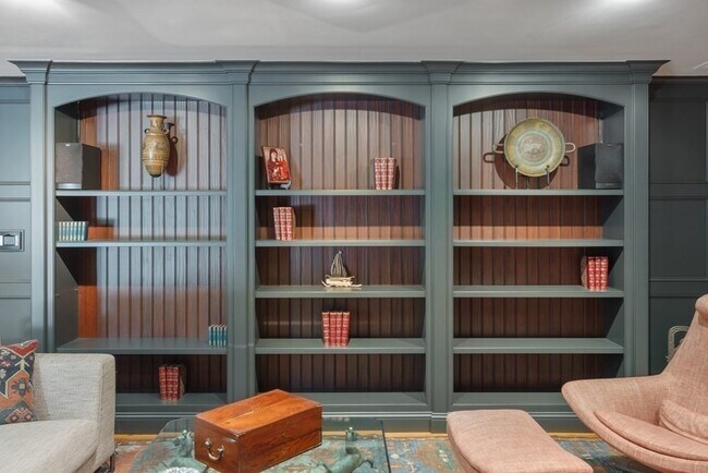 Building Photo - 100 Summer St