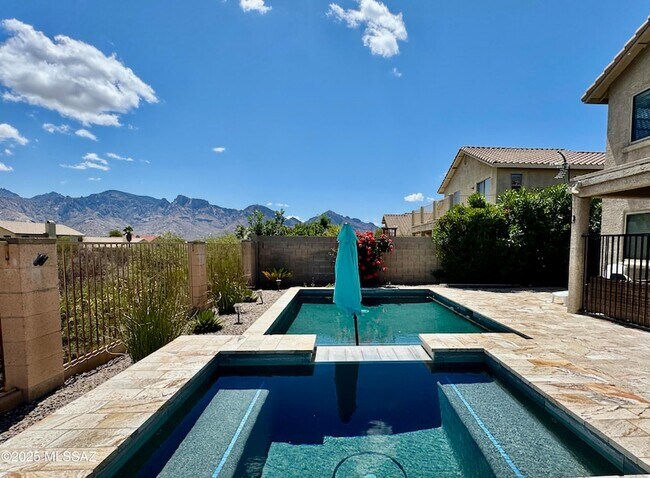 Building Photo - 12768 N Lantern Way