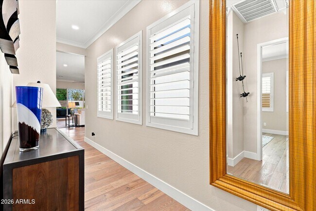 Building Photo - 1118 E Paseo Way