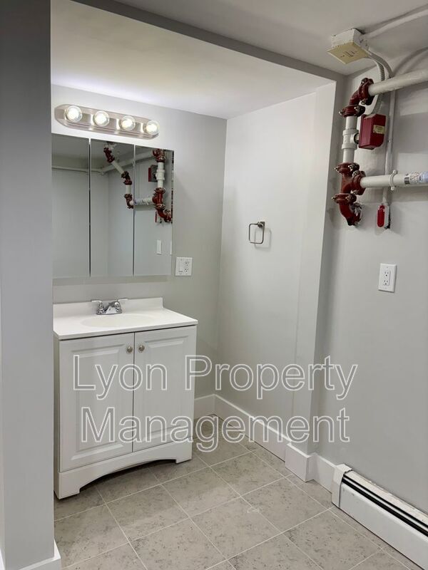 Building Photo - 262 Illinois St