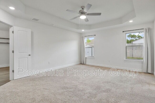 Building Photo - 2419 Privet Berry Dr