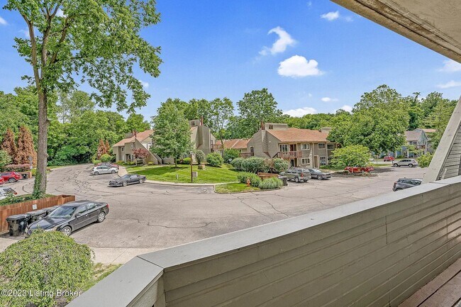 Building Photo - 324 Cres Spring Dr
