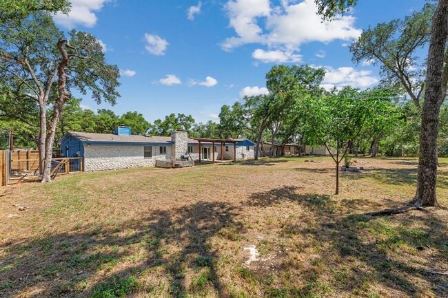 Building Photo - 6010 Oakclaire Dr