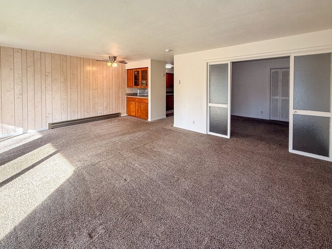 Building Photo - 227 24th St SE