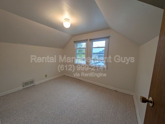 Building Photo - 5027 6th St NE