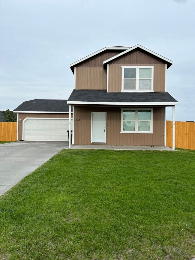 Building Photo - Home for Rent. PENDING DEPOSIT!!!