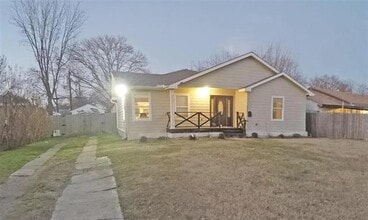 Building Photo - 3745 Durango Dr