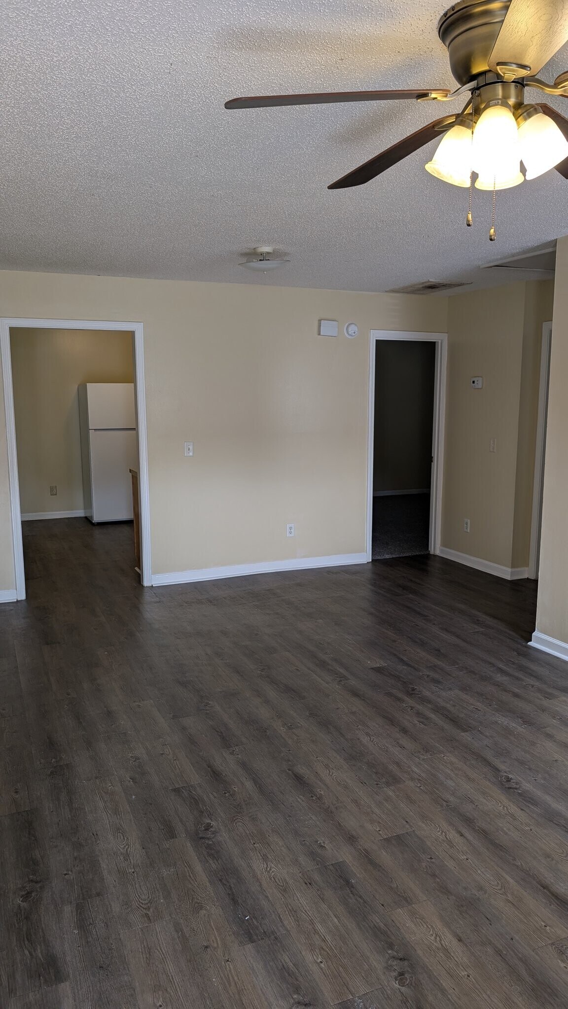 Building Photo - 813 Ash St Ext