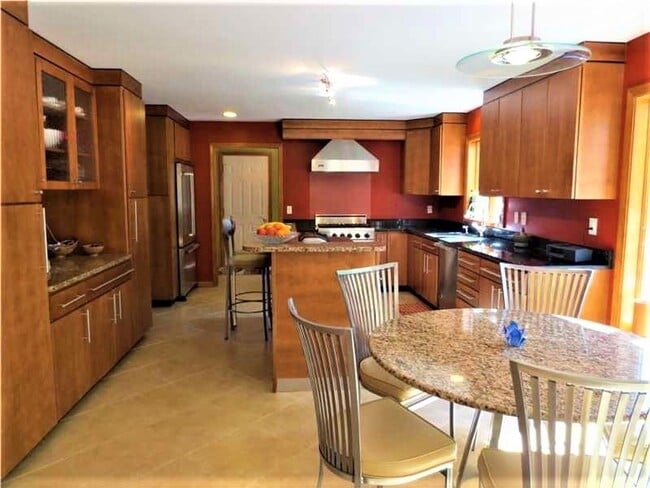 Building Photo - ****Barrington – Exclusive Contemporary Co...