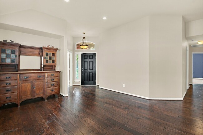Building Photo - 9226 Fernwillow Dr