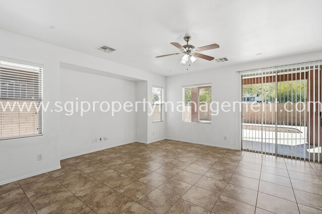 Building Photo - 6827 N 71st Dr