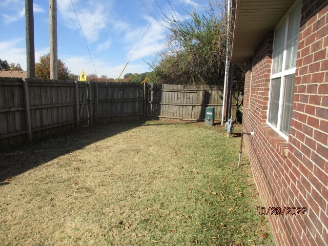 Back yard - 2306 W Oak Park Pl