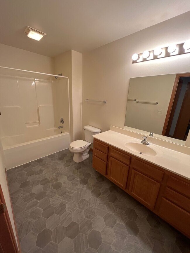 Building Photo - 4231 Owl Creek Dr