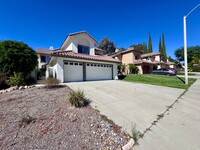 Building Photo - FOR LEASE! Spacious 4 Bedroom Murrieta Hom...