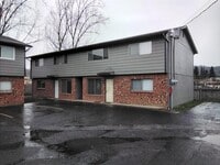 Building Photo - 303 NW Tumlin Ave