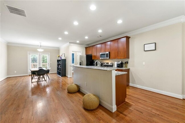 Building Photo - 3642 Princeton Ave