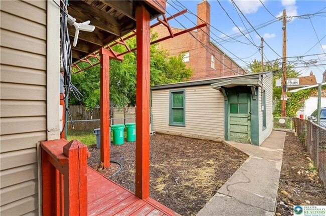Building Photo - 521 N Lumber St