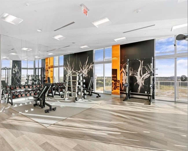 Building Photo - 2000 Metropica Wy