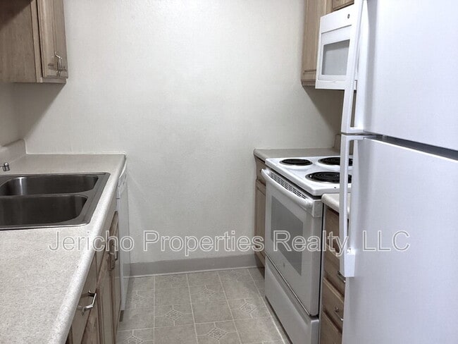 Building Photo - 1865 Independence St